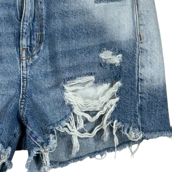 American Eagle SZ 8 Mom Jean Shorts Distressed Hi-Rise Zip-Fly Whiskered Frayed - Picture 3 of 11